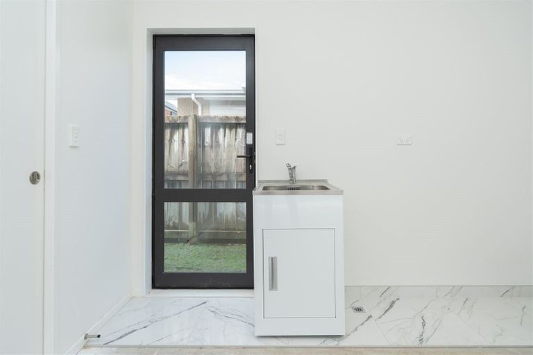 Photo of property in 1/23 Campbell Street, Karori, Wellington, 6012