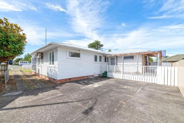 Photo of property in 178 Lincoln Road, Henderson, Auckland, 0610
