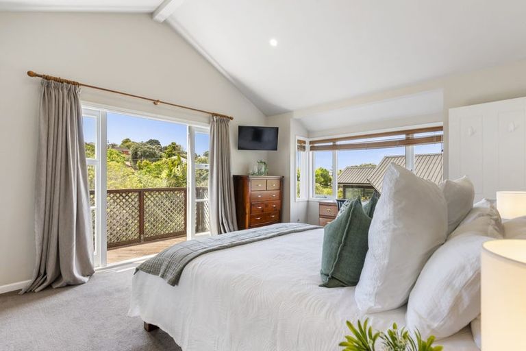 Photo of property in 47 Lyons Avenue, Murrays Bay, Auckland, 0630