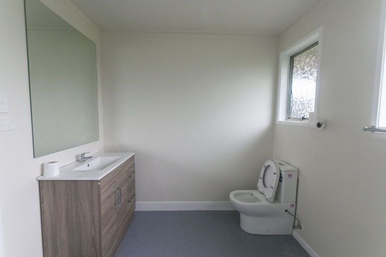 Photo of property in 6 Kilcar Place, Massey, Auckland, 0614