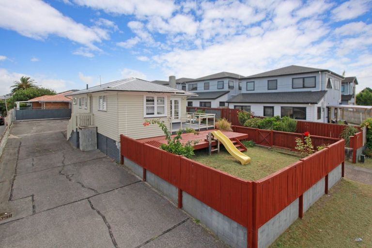 Photo of property in 1/5 Esperanto Road, Papatoetoe, Auckland, 2025