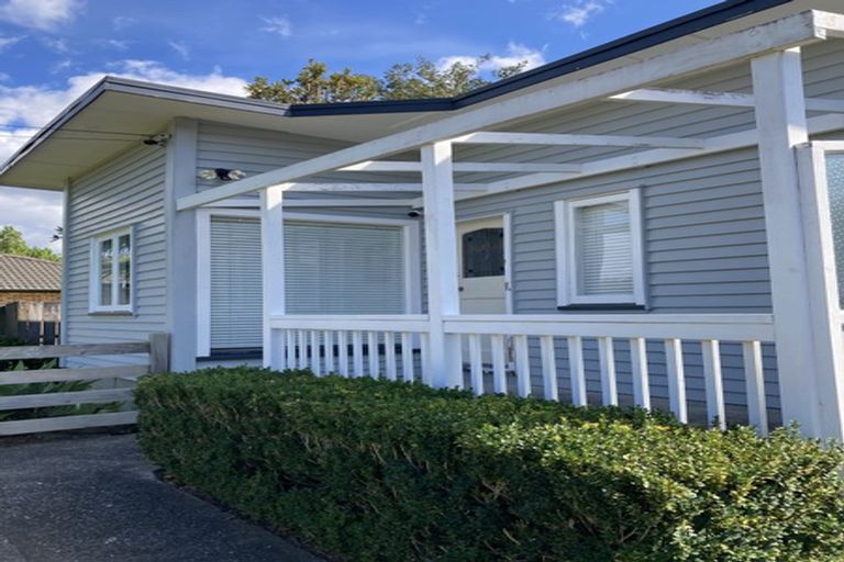 Photo of property in 4 Knox Road, Swanson, Auckland, 0612