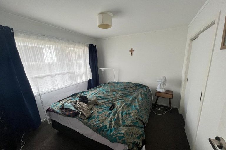 Photo of property in 56 Te Atatu Road, Te Atatu South, Auckland, 0610