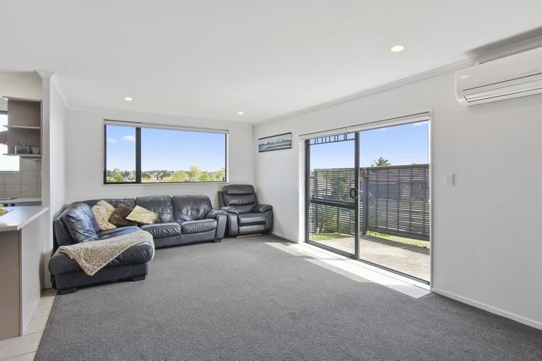 Photo of property in 5 Keri Vista Rise, Papakura, 2110