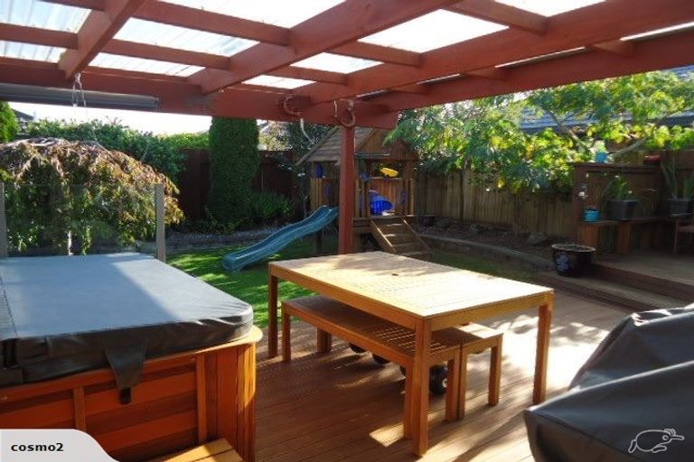 Photo of property in 35 Boston Parade, Kelvin Grove, Palmerston North, 4414