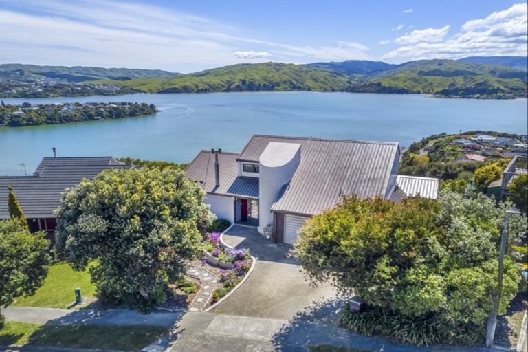 Photo of property in 21 Mercury Way, Whitby, Porirua, 5024