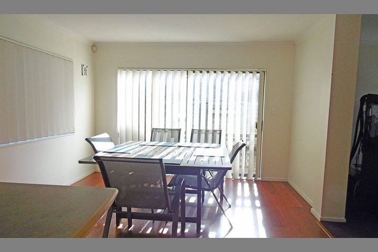 Photo of property in 4 Menen Place, Manurewa, Auckland, 2105