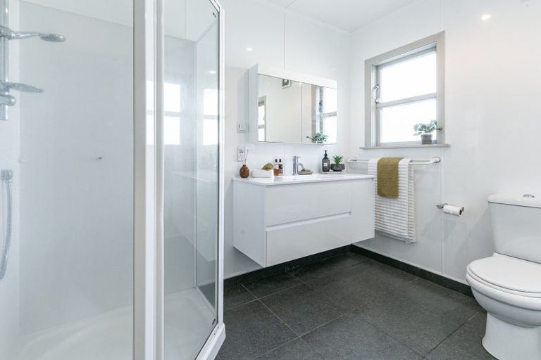 Photo of property in 9 Allen Terrace, Tawa, Wellington, 5028