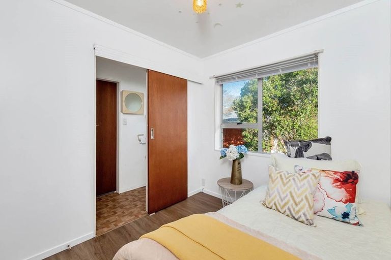 Photo of property in 2/19 Copley Street, New Lynn, Auckland, 0600