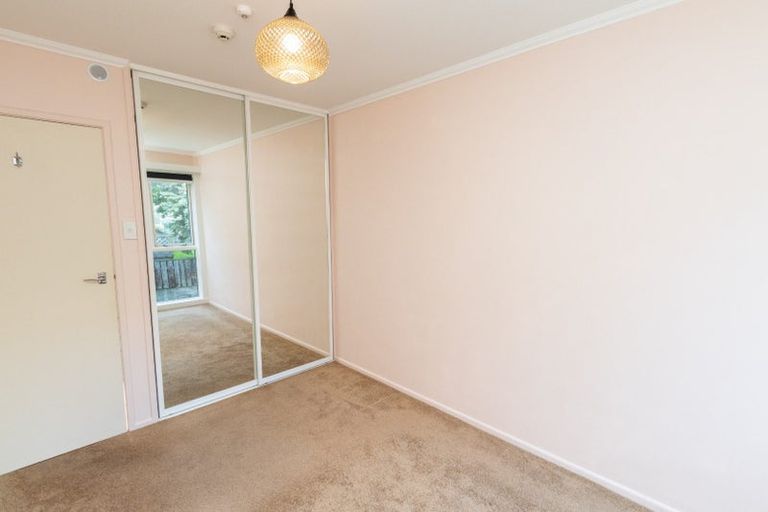 Photo of property in Victoria Court, 4u7 Queen Street, Mount Victoria, Wellington, 6011