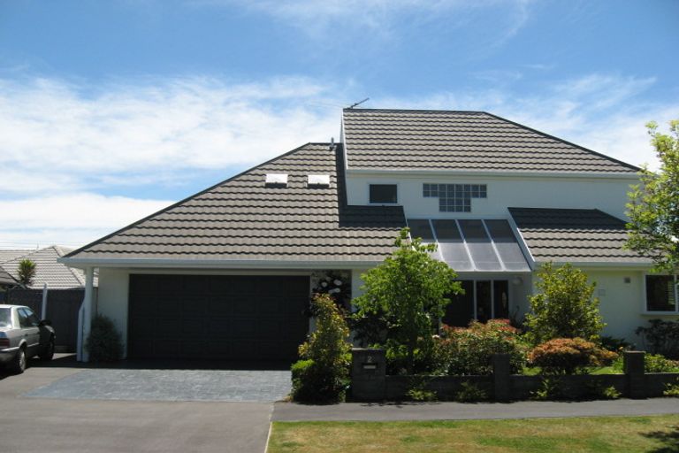 Photo of property in 2 Hatfield Place, Avonhead, Christchurch, 8042