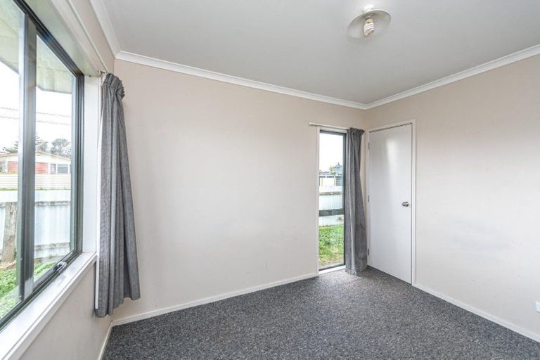 Photo of property in 17 Waitai Street, Castlecliff, Whanganui, 4501