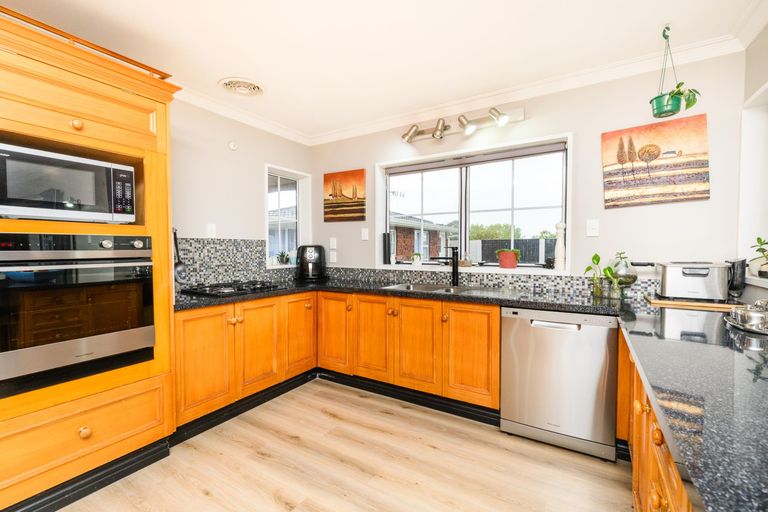 Photo of property in 6 Grange Place, Milson, Palmerston North, 4414