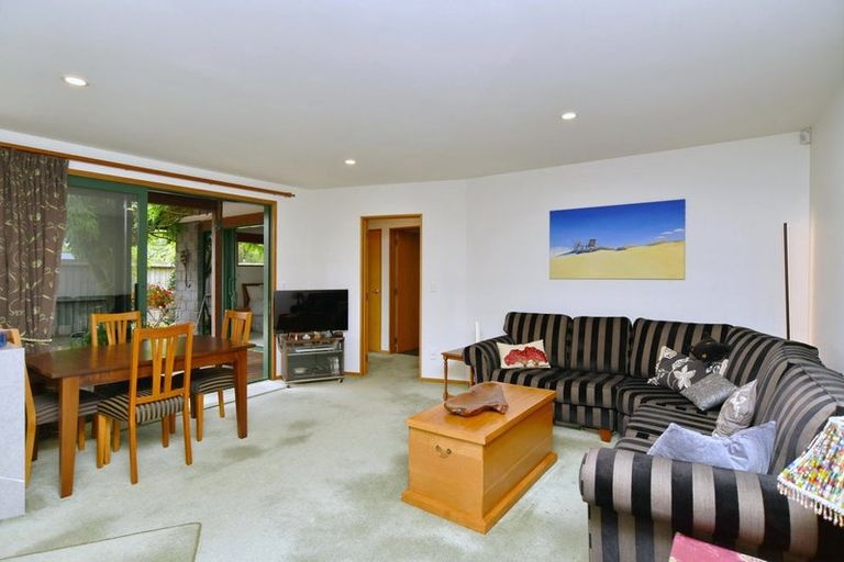 Photo of property in 5 Winters Road, Redwood, Christchurch, 8051