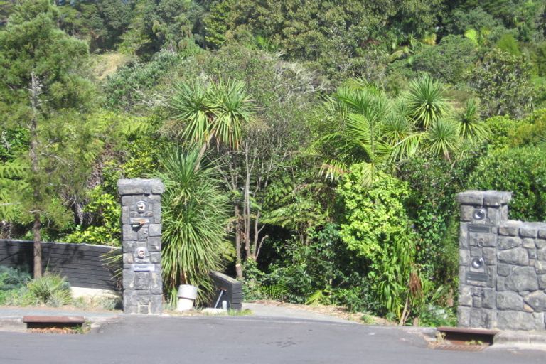 Photo of property in 14 Peregrine Place, Birkenhead, Auckland, 0626