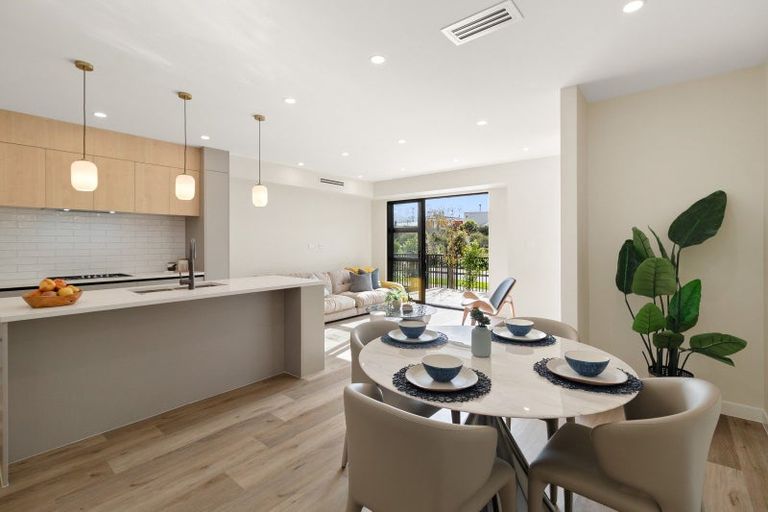 Photo of property in 128 Vintry Drive, Kumeu, 0810