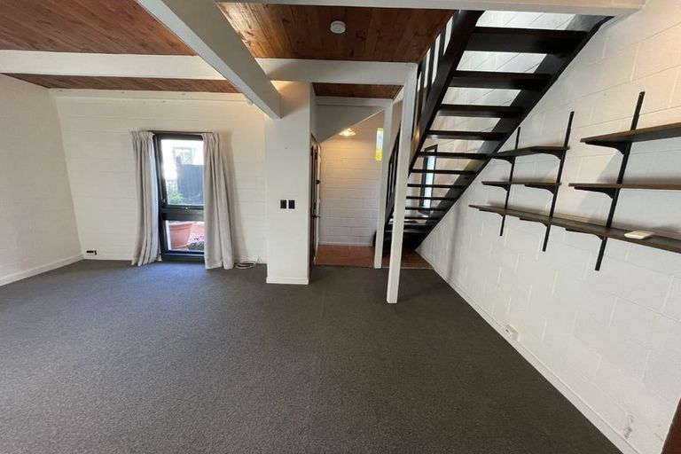 Photo of property in 23/10 Pitarua Street, Thorndon, Wellington, 6011