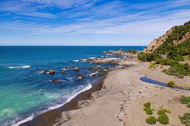 Photo of property in 6 Valley Road, Goose Bay, Kaikoura, 7374