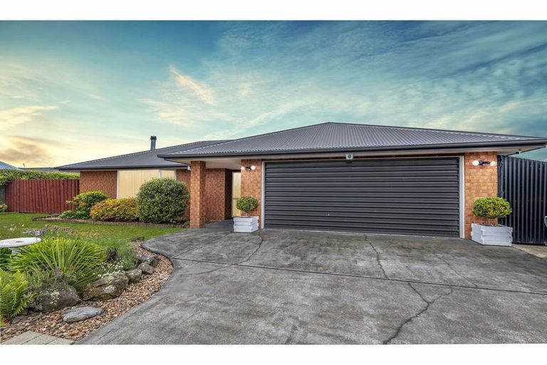 Photo of property in 2 Cobden Place, Woodend, 7610