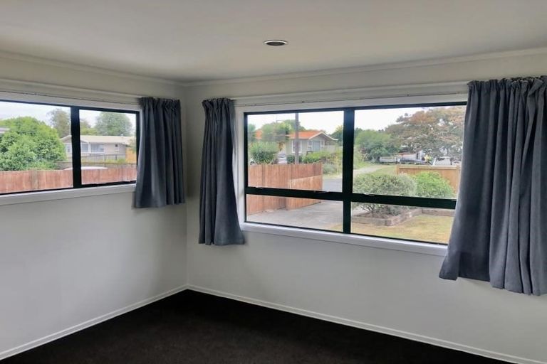 Photo of property in 12 Sacha Place, Glenview, Hamilton, 3206