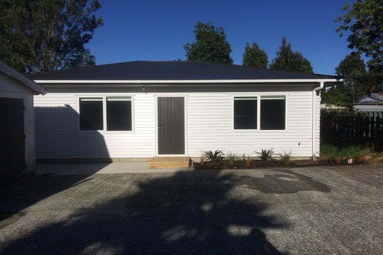 Photo of property in 16 Evans Road, Weymouth, Auckland, 2103