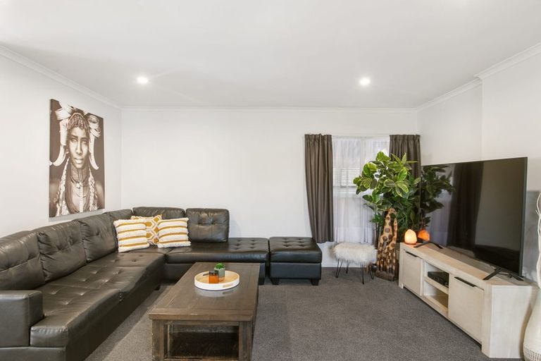 Photo of property in 4 Katrina Place, Massey, Auckland, 0614
