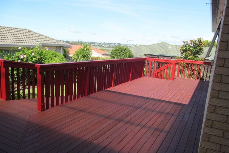 Photo of property in 11 Kath Hopper Drive, Orewa, 0931