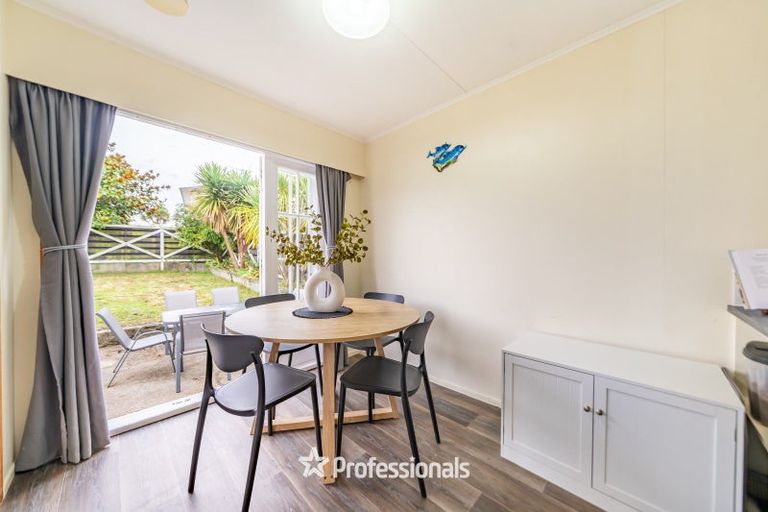 Photo of property in 73 Norana Road, Timberlea, Upper Hutt, 5018