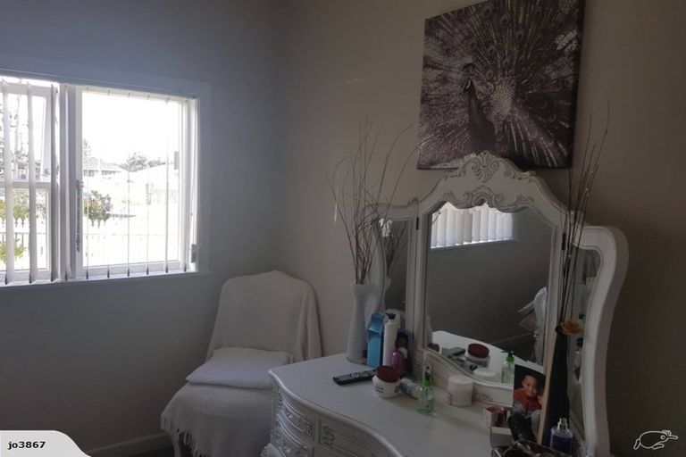 Photo of property in 80a Henwood Road, Paraite, New Plymouth, 4372
