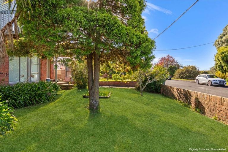 Photo of property in 9 Tiki Street, New Lynn, Auckland, 0600