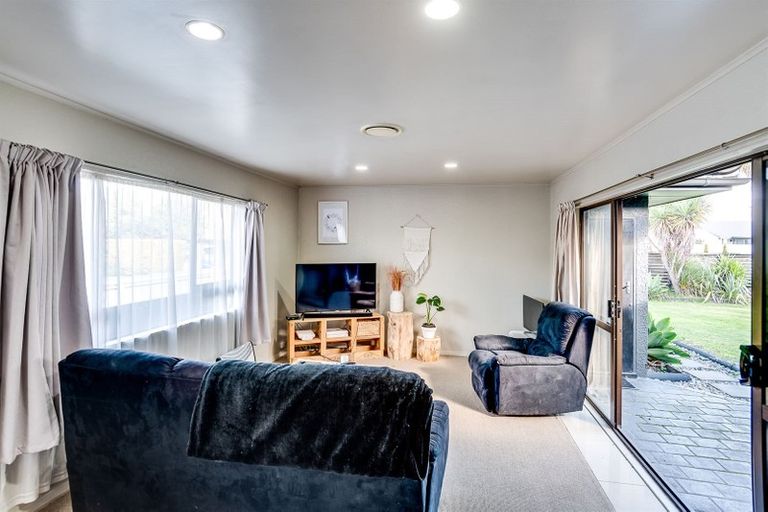 Photo of property in 54 Meeanee Road, Taradale, Napier, 4112