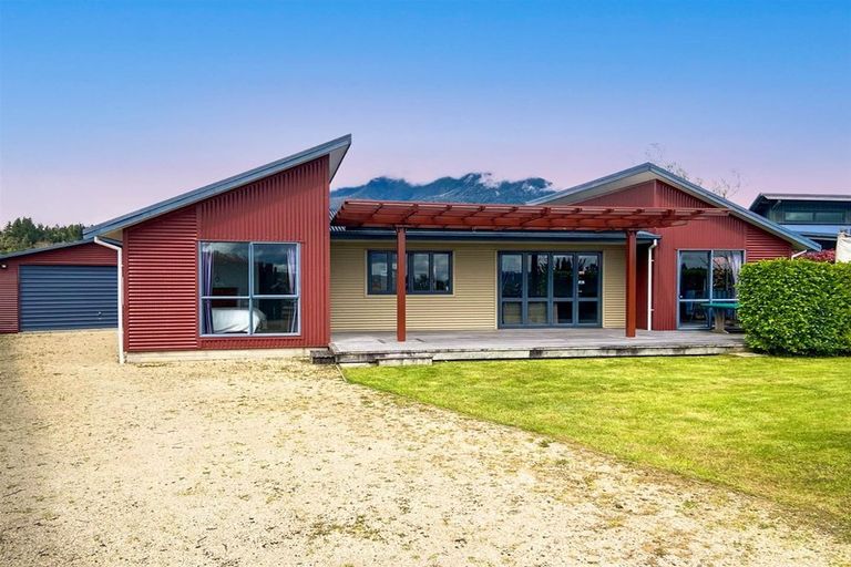 Photo of property in 103 Cashmere Bay Road, Moana, 7875