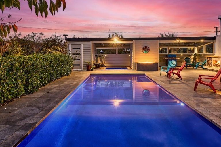 Photo of property in 140 School Road, Te Horo, Otaki, 5582