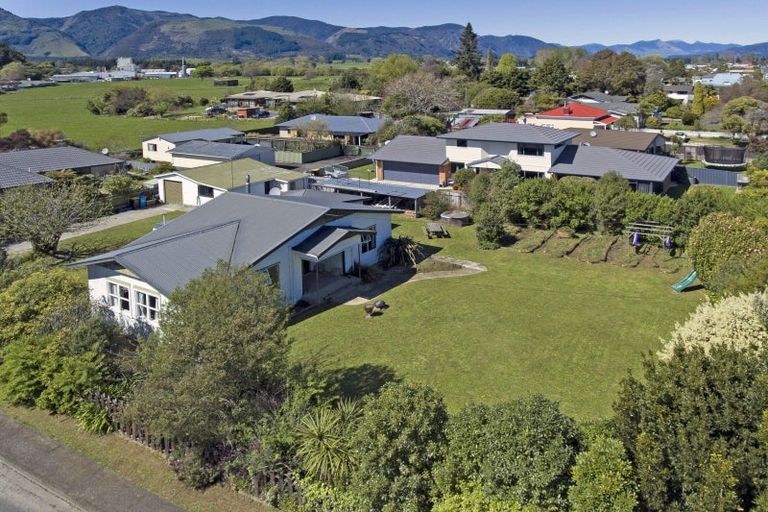 Photo of property in 176 Commercial Street, Takaka, 7110