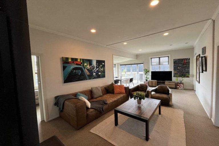 Photo of property in 21 Belt Road, Moturoa, New Plymouth, 4310