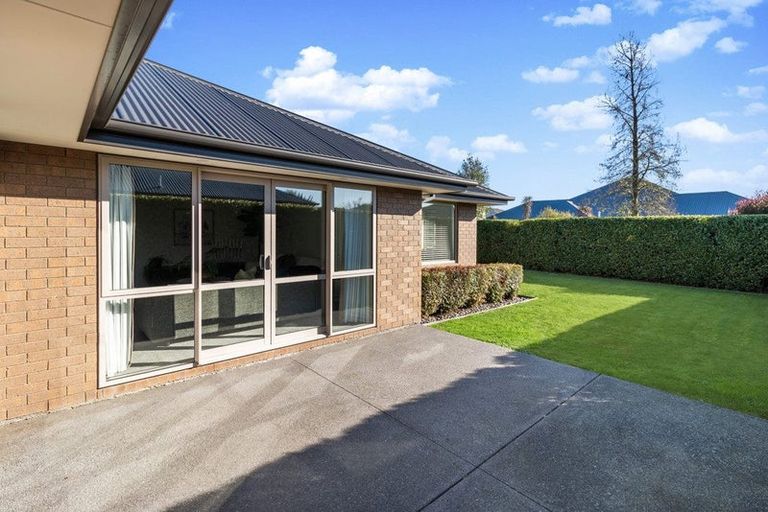 Photo of property in 6 Belgrave Close, Halswell, Christchurch, 8025