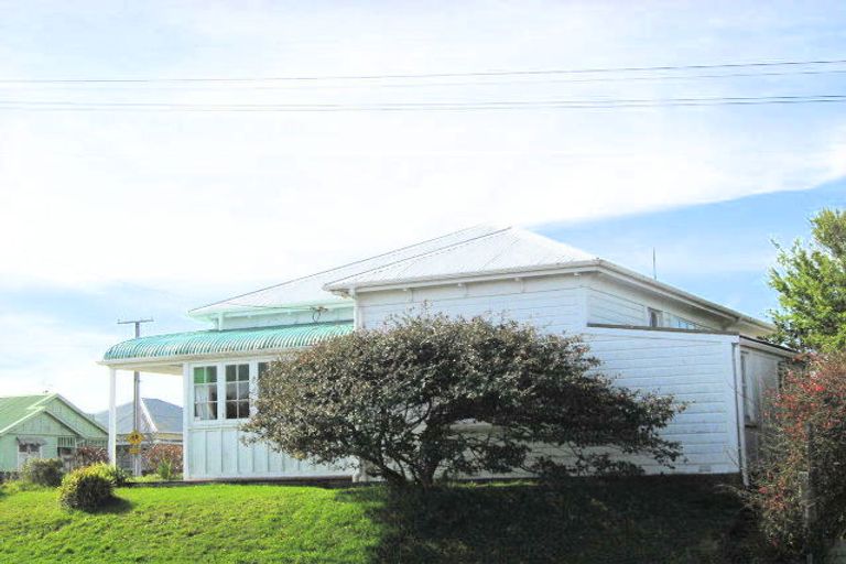 Photo of property in 32 Gonville Avenue, Gonville, Whanganui, 4501