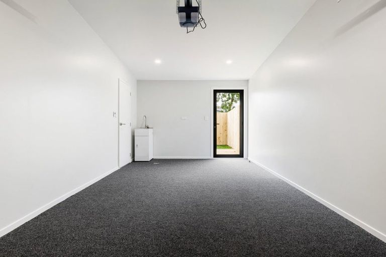 Photo of property in 2/1 Williams Place, Fairfield, Hamilton, 3214