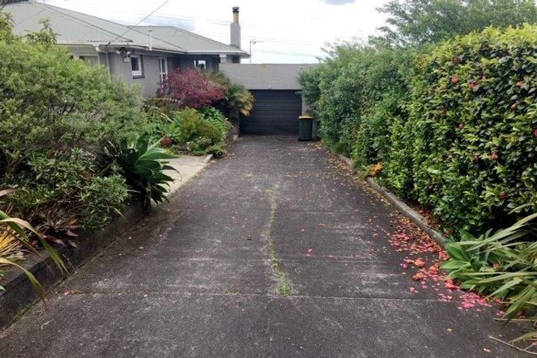 Photo of property in 75 Don Buck Road, Massey, Auckland, 0614
