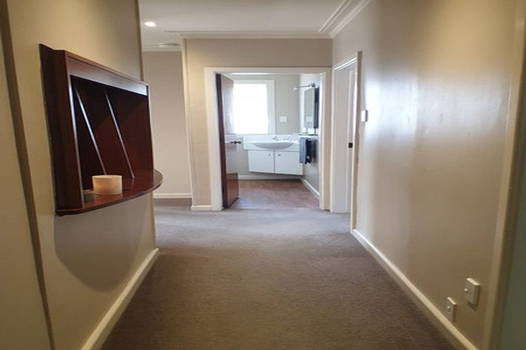 Photo of property in 37 Acacia Avenue, Upper Riccarton, Christchurch, 8041