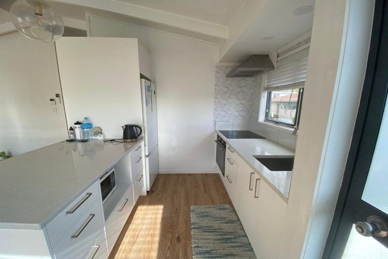 Photo of property in 30a Leo Street, Glen Eden, Auckland, 0602
