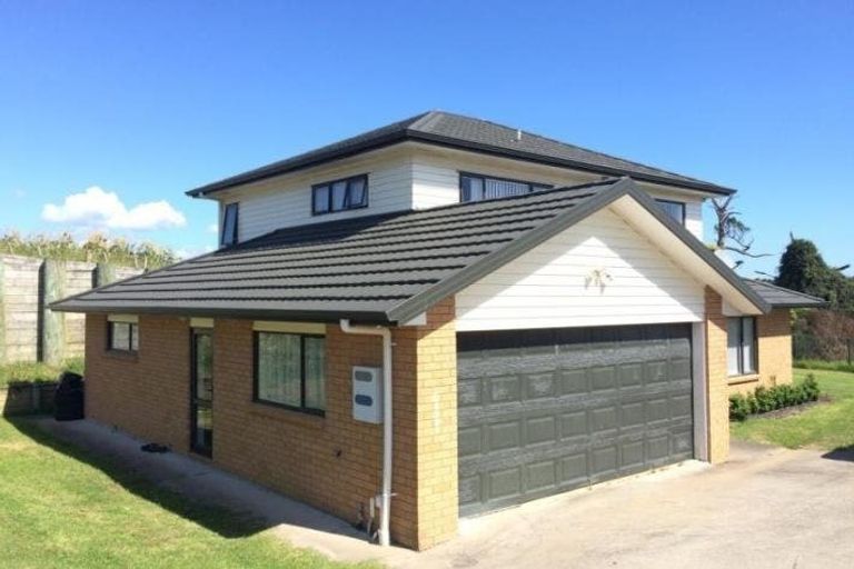 Photo of property in 12 Staten Place, Mangere, Auckland, 2022