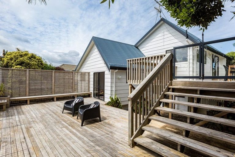 Photo of property in 5 Waiheke Street, Waikanae Beach, Waikanae, 5036