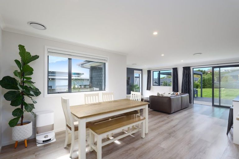 Photo of property in 66 Katania Heights, Brightwater, 7022