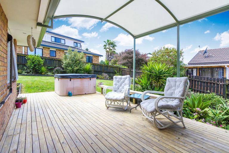 Photo of property in 62 Garton Drive, Massey, Auckland, 0614