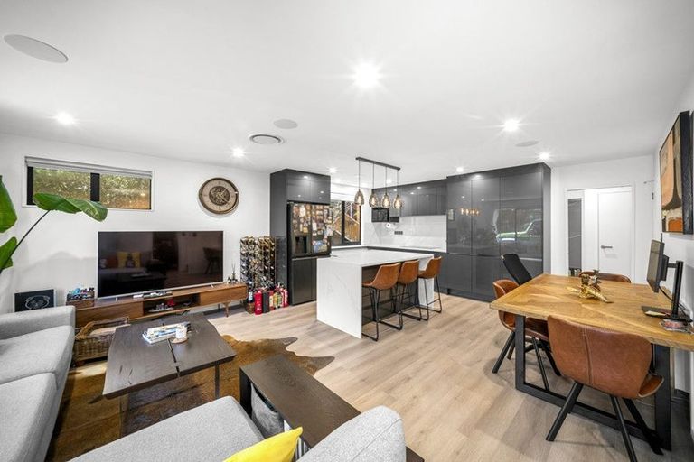 Photo of property in 25f Oteha Valley Road, Northcross, Auckland, 0632