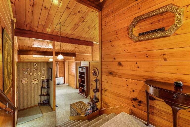 Photo of property in 5 Hillcrest Place, Avonhead, Christchurch, 8042