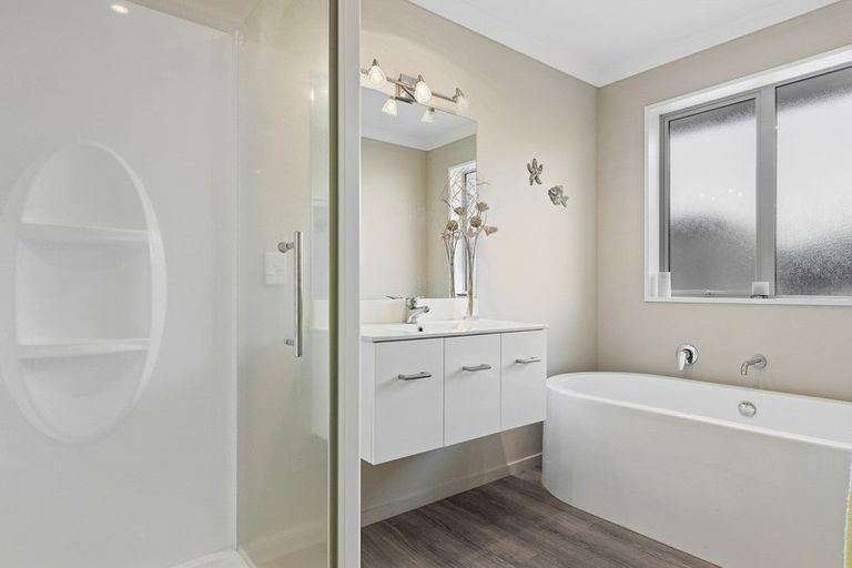 Photo of property in 12 Harakeke Way, Rangiora, 7400