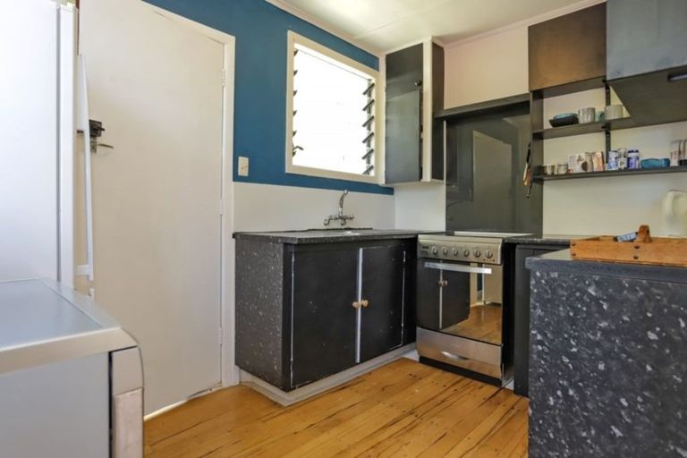 Photo of property in 21 Omokoroa Road, Omokoroa, 3114