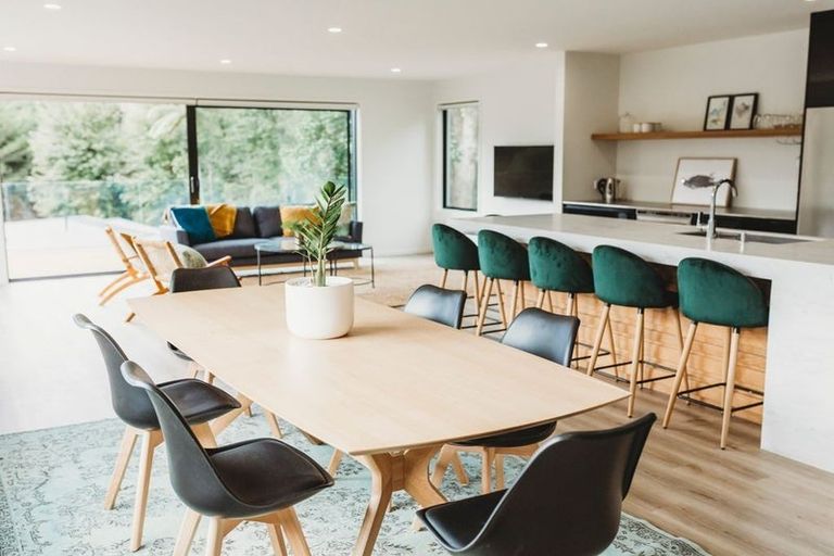 Photo of property in 6 Bright Way, Lower Vogeltown, New Plymouth, 4310